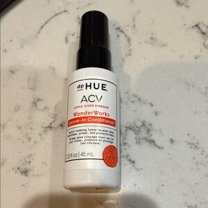 $5/$25 Beauty Bundle
dpHUE ACV wonderworks Leave-In Conditioner